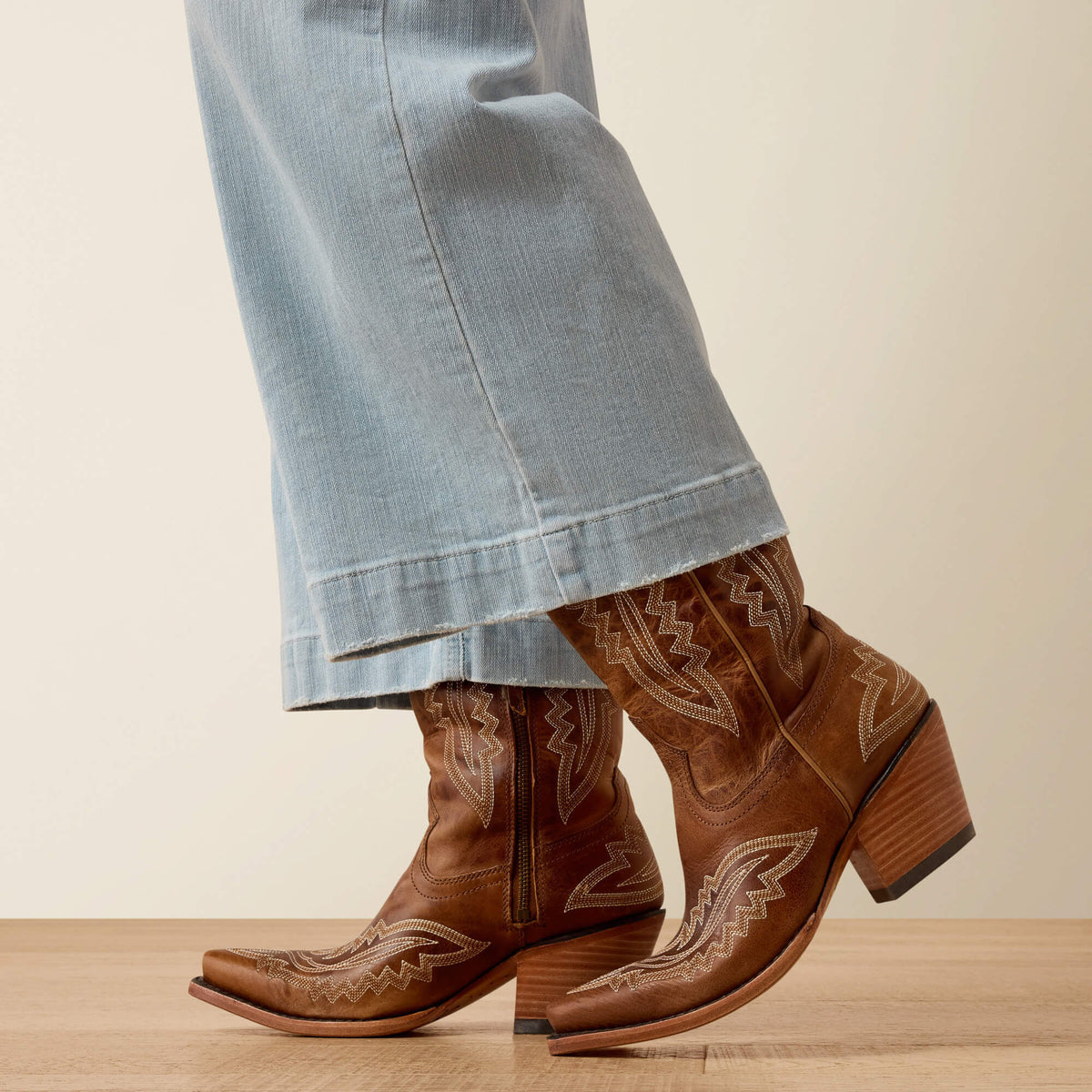 Perfect Rise Clare Wide Leg Crop Jeans Ariat Women