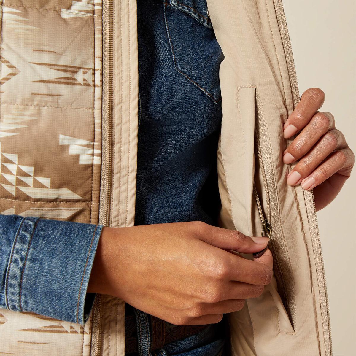 Crius Insulated Vest Ariat Women|Sale