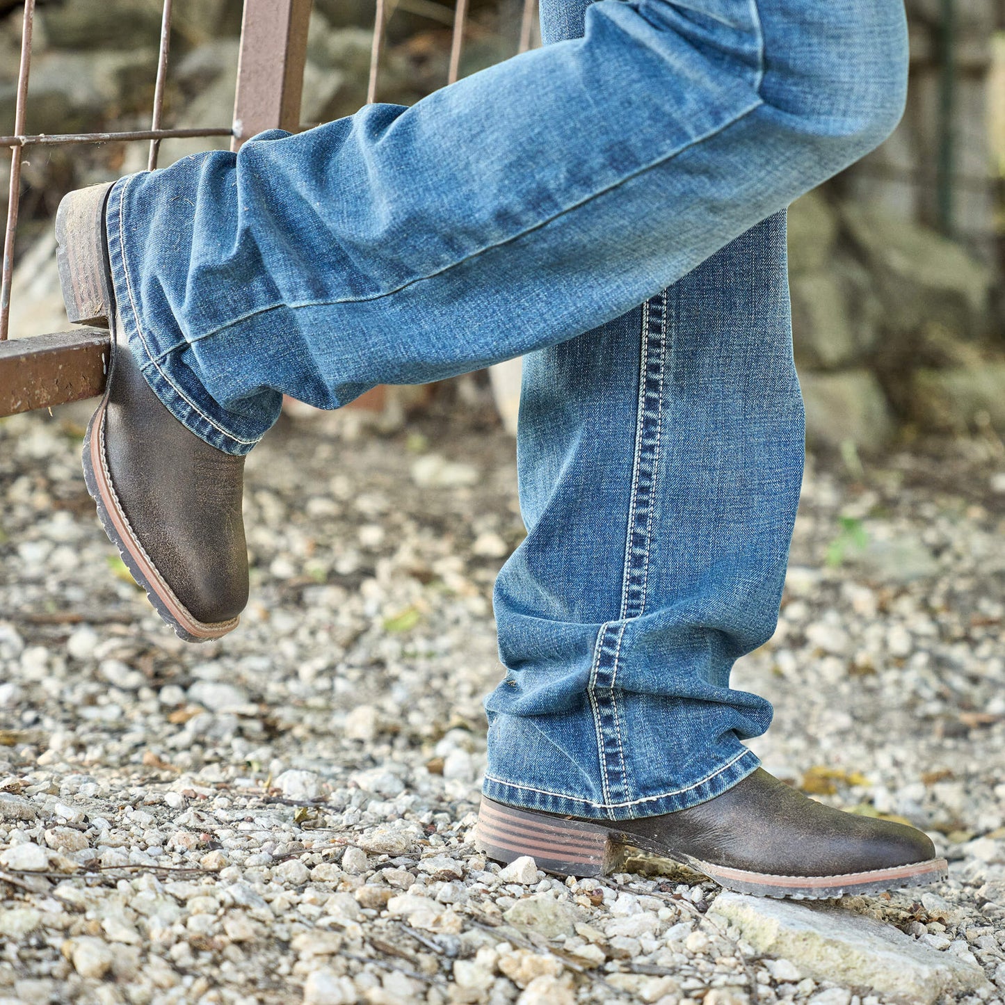 Hybrid Low Boy Wide Square Toe Chelsea Boot Ariat Men