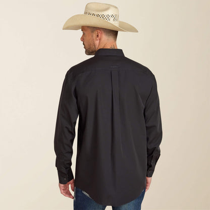Wrinkle Free Solid Classic Fit Shirt Ariat Men