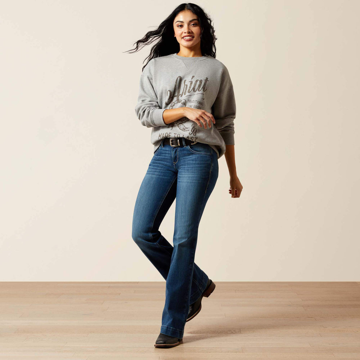Scorpion Script Oversized Sweatshirt Ariat Sale|Women