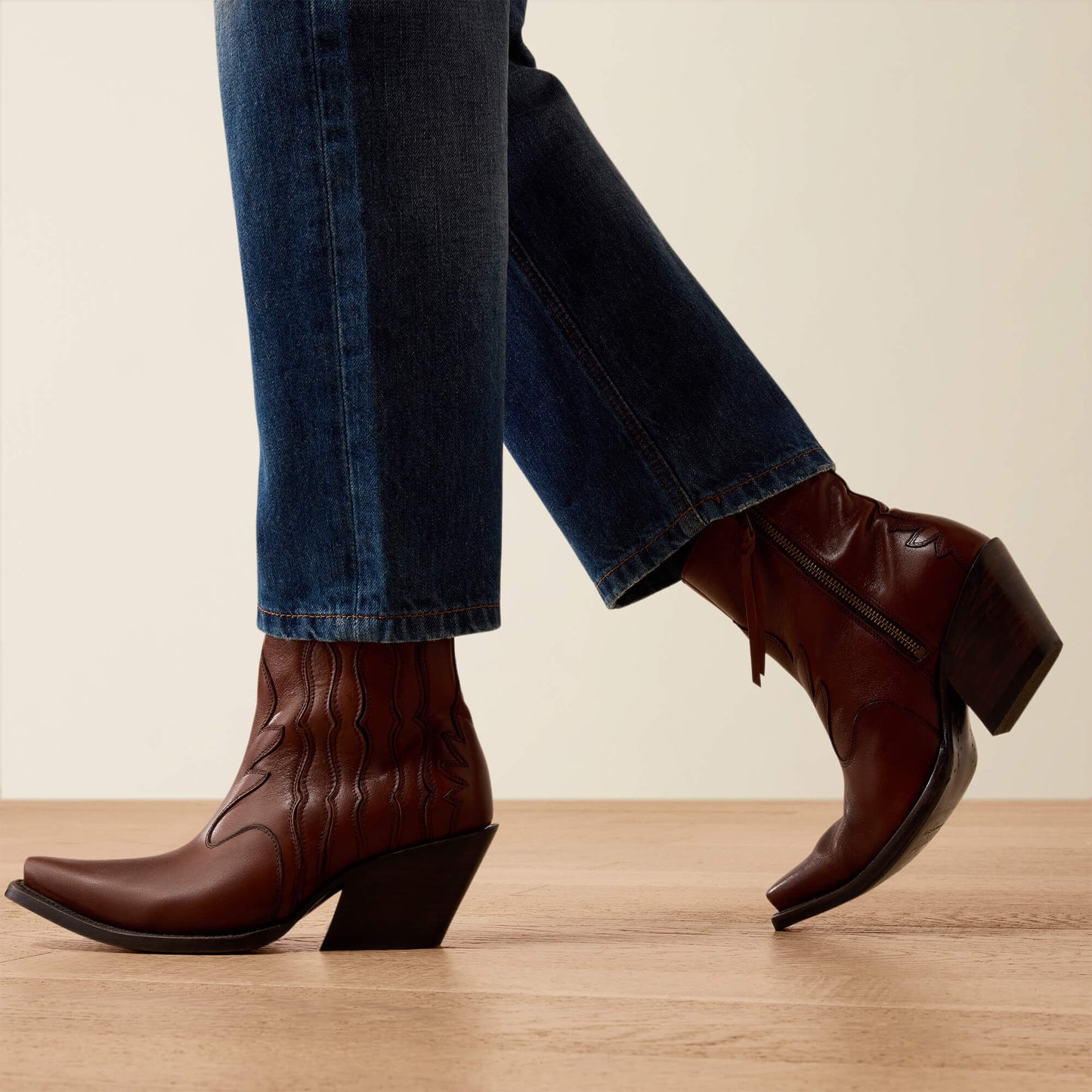 Ultra High Rise Relaxed Tomboy Straight Leg Jeans Ariat Women