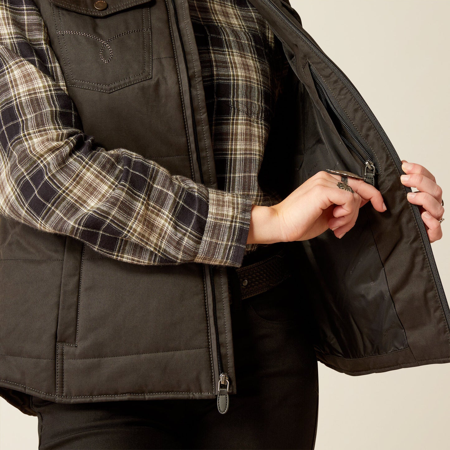 Grizzly Quilted Vest Ariat Women